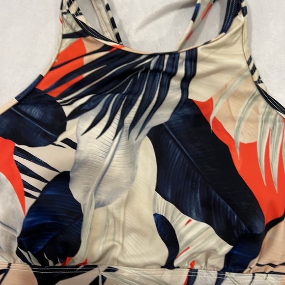 Athleta underwire halter bikini top size 36D/DD - Picture 2 of 7